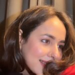 Sunanda Sharma Instagram - #𝐀𝐍 𝐀𝐂𝐓 Pyaar.. pyaar k kayi roop hain, Yeh sabke liye ek jaisa nahin hai..🤌🏻 . . Kisi ko pyaar se sukh mila, kisi ko hasad haasil huyi, Kisi ko araam mila, kisi se isne sab kuch cheena…. . . #sunandasharma #act #reelsinstagram