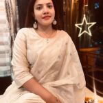 Sunitha Pandey Instagram - Happy Diwali from mine to yours 🪔✨🎇🎁2023 #diwali #diwalivibes✨ #diwalidecorations #sunita #diwali💥 #mumbaidiwali #familytime Mumbai, Maharashtra
