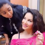 Sunny Leone Instagram – Things we do on set!! 😂😂 @jeetihairtstylist