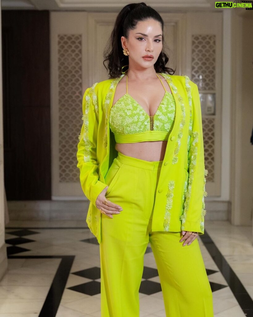 Sunny Leone Instagram - 💛💚🍋 . . . Outfit by @nirmooha Earrings by @theetherealstore_ Rings by Brand @jewellery.alara @theetherealstore_ @goldenwindow Styled by @hitendrakapopara Styling team @tanyakalraaa @nidhi_harsora21 Hmu @jeetihairtstylist @taniadhingra Shot by @amtrend_studio_productions Team coordinator @imanilsharmaa