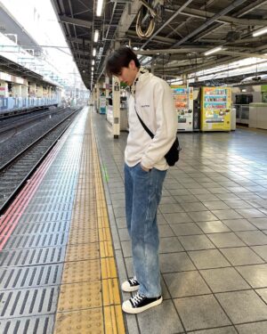 Supakrit Charoonmatha Instagram - ปีใหม่แล้ว มาออกเดินทางตามความฝันกับ lifewear shoes ด้วยดีไซน์ มินิมอล แมชง่าย พร้อม เทคโนโลยี vulcanisation ที่ทำให้ใส่แล้วนุ่มสบาย #kimandcoshoes #explorewithkimandco #lifestyleshoes