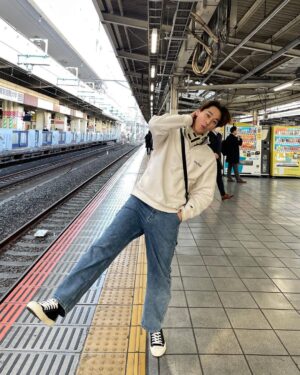 Supakrit Charoonmatha Instagram - ปีใหม่แล้ว มาออกเดินทางตามความฝันกับ lifewear shoes ด้วยดีไซน์ มินิมอล แมชง่าย พร้อม เทคโนโลยี vulcanisation ที่ทำให้ใส่แล้วนุ่มสบาย #kimandcoshoes #explorewithkimandco #lifestyleshoes