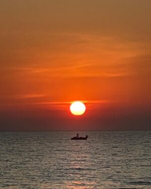 Supakrit Charoonmatha Instagram - Slowly fade into ocean breeze
