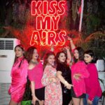 Surbhi Chandna Instagram - A night where we celebrated the Second last in the group @nehalaxmi_ A night full of real love, crazy laughs , some raw and genuine tears , breaking the dance floor , celebratory shots so much warmth and wishing well for one another We all stuck around and made efforts to make the group work 🧿🤎 To the bond that has stayed thick Parting note - after the shaadis time to attend baby showers 🤣 From The Last in the Group 😅