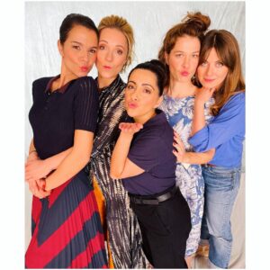 Susan Hoecke Instagram - It’s a wrap!! 🥳  Die erste Staffel von „Wendehammer“ ist im Kasten!!Tausend Dank an Alle Beteiligten für diese spannende und intensive Reise! Vor allem gilt aber der Dank @anadavilacasting , dass du so einen fantastischen Cast gefunden hast 🙏🏻 Jetzt liegt es nicht mehr in unseren Händen und es heißt: Abschalten und Uuuuurlaub!!
#itsawrap