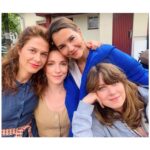 Susan Hoecke Instagram - Darf ich vorstellen: Mit diesen wundervollen Frauen darf ich die nächsten Monate arbeiten! @meikedroste @linkefriederike_official_ @alice.dwyer - @elmirarafizadeh fehlt leider auf diesem Bild, aber eine von uns muss ja arbeiten…😜 #womencrush #newseries @moovie_gmbh @constantinfilm