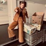 Susan Radder Instagram - Pas op: BREEKBAAR.. dan heb ik het over m’n enkels in de deze veel te hoge hakken.. #keizersvrouwen