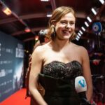 Susan Radder Instagram - Maandag ging @deslagomdescheldefilm in Vlissingen in première! Maar met 30 man in de zaal. Crew, cast, bijna niemand kon erbij zijn vanwege Covid-19.. helaas! Des al niet te min vind ik dat het een fantastische film is geworden en wil ik iedereen die er aan meegewerkt heeft bedanken!! Zodra het weer mag, komt ie in de bioscoop. Ik ben super benieuwd wat iedereen er van vindt en ben trots dat ik mee heb mogen werken aan dit project. Een hele belangrijke slag in de tweede wereld oorlog die tot nu onbekend was in nederland.