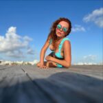 Susana Lozano Instagram - Vive hoy, no mañana… Bonita la vida es 🎶 . 🌊🌈☀️ . Momentos. Inolvidables. La maravillosa vida. #sol #amanecer #nuevodia #lavidabonita #bikini #mar #ocean #sea #sunrise #newday #susanalozano #vive #difruta #sljotime #cancun #caribe #caribemexicano #arena #arenasuave #poesdescalzos #pieslindos Cancún, México
