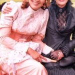 Susana Lozano Instagram - Lamento con todo mi corazón la partida de la maravillosa #HelenaRojo 🥀🕊️ . Trabajar con ella era un deleite como persona, con una plática siempre interesante y como las grandes, sencilla y encantadora, y además una lección de actuación y una generosidad en escena… 🎭 Bravo a la gran Helena Rojo! Gracias por tanto! Me guardo cada momento compartido. A su familia, amigos y sus fans adorados les envío un abrazo y deseo su pronta recuperación por tan grande pérdida. . QEPD la Primera Actriz Helena Rojo 🙏🏻🙌🏼 . . . . . #descanseenpaz #qepd #actriz #helenarojo #corazonsalvaje #elvuelodelavictoria #novelas #cine #teatro #primeraactriz #susanalozano #escena #set #tablas #filmacion #celebridad #tv Mexico City, Mexico