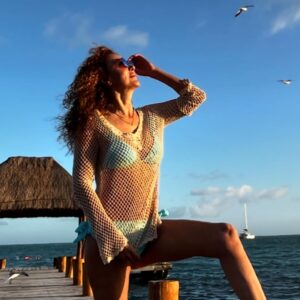 Susana Lozano Instagram - Vive hoy, no mañana…
Bonita la vida es 🎶
.
🌊🌈☀️
.
Momentos. Inolvidables. 
La maravillosa vida. 
#sol #amanecer #nuevodia #lavidabonita #bikini #mar #ocean #sea #sunrise #newday #susanalozano #vive #difruta #sljotime #cancun #caribe #caribemexicano #arena #arenasuave #poesdescalzos #pieslindos