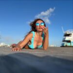 Susana Lozano Instagram - Vive hoy, no mañana… Bonita la vida es 🎶 . 🌊🌈☀️ . Momentos. Inolvidables. La maravillosa vida. #sol #amanecer #nuevodia #lavidabonita #bikini #mar #ocean #sea #sunrise #newday #susanalozano #vive #difruta #sljotime #cancun #caribe #caribemexicano #arena #arenasuave #poesdescalzos #pieslindos Cancún, México