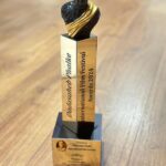 Sushmita Sen Instagram - #bestactress #webseries #Aarya3 #dadasahebphalkeinternationalfilmfestival 😀❤️💃🏻👊 Thank you @dpiff_official for this wonderful honour!!! 💃🏻 I receive it with great love & happiness on behalf of a team I love… THE AARYA FAMILY!!! 😍👊😇 And this Award too, as always…belongs to my loyal Audience, well wishers & fans…YOU GUYS ARE MY REASON, SEASON & A LIFETIME!!!🤗❤️😁 #gratitude #yourstruly I love you!!!! #duggadugga 💋