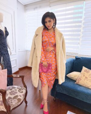 Suzan Al Salhiy Instagram - 🧡🌸 #ناريمان #سوزان_الصالحي #انتقام_روح #رمضان #اكسبلور #فولو #مشاهير #مشاهير_العرب #مشاهير_الانستقرام #مشاهير_العراق #تريندينغ #فاشن #ستايل #مودرن