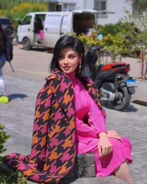 Suzan Al Salhiy Instagram - 🌸 #سوزان_الصالحي #ناريمان #انتقام_روح  #اكسبلور_فولو #مشاهير_العراق #مشاهير_سناب #مشاهير_الانستقرام #ورديات #فاشن #ستايل