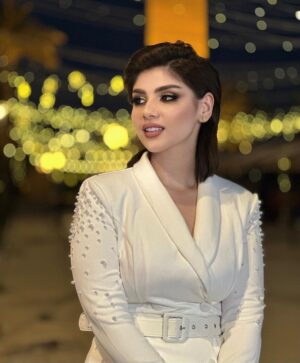 Suzan Al Salhiy Instagram - 🤍🕊 #سوزان_الصالحي #مشاهير_الانستقرام #مشاهيرالعراق #مشاهير_العرب #تريند #مهرجان #مهرجان بغدادو #ابيض #فاشن #أكسبلور  @goldenstarbeauty1