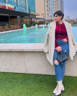Suzan Al Salhiy Instagram - سنكون بخير من اجل بعضنا🤍  #سوزان_الصالحي #مشاهير_العراق #مشاهير_الانستقرام  #مشاهير_سناب #أكسبلور #explorepage