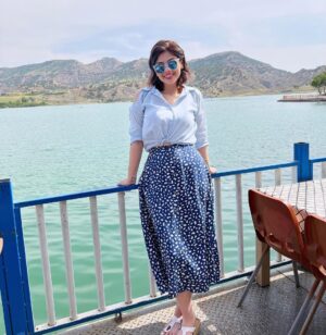 Suzan Al Salhiy Instagram - 💙🦋🌊 #سوزان_الصالحي #مشاهير #مشاهير_الانستقرام #مشاهيرالعراق #مشاهير_تيك_توك #اكسبلور_فولو #اكسبلورر #ترند #ازرقي💙👑