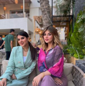 Suzan Al Salhiy Instagram - وان تحتم عليكي السقوط كوني نيزكاً……. #سوزان_الصالحي #مشاهير #مشاهير_الانستقرام #مشاهيرالعراق #فاشن #مودل #وردي💗💗 #ستايل #أكسبلور
