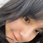 Suzu Yamanouchi Instagram - 山之内がイメージモデルをさせていただいているベルミー( @belleme.official )が1周年を迎えました！！！！！！！🫶 ほんとにこの1年毎日つけていたベルミー、まだ試してない人、いないですよね、、？😳 今回改めて5色の山之内的感想述べていきます！！ 自分に合う色をぜひ選んでみてね！ ヘーゼルリング ナチュラルなのに目がクリッとはっきりする個人的イチオシカラー！！！ どんな服装にも合う、というか元々この色だった気さえする。ってくらい馴染む🫶 ティアーブラウン いっちばんナチュラル！！ なのに目がうるっと輝くからすっぴんでも違和感ないしとにかくおめめちゅるちゅるになります！！ ピーチブラウン 可愛いお洋服だったり雰囲気柔らかくしたいときはこれがいちおし！！！ 山之内は黒目まっくろなんやけど、ナチュラルに色素薄く見えてすごく好き オリーブブラウン 真っ黒お目目でも馴染みやすいオリーブカラー！！ かっこいい服装の時とかはオリーブブラウンつけるとよりオシャレ度あがってすき ベルブラウン 1番茶色くなる！！ 明るい印象になる気がする、夏はカラフルなお洋服着たくなるからよりベルブラウンが映えるなー！ #ベルミー #belleme #カラコン #カラコンレポ #ナチュラルカラコン #pr ――― ※装用時の見え方には個人差があります ※個人の感想です 販売名:SPワンデー　H-UVC 承認番号:22900BZX00423000 ―――