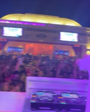 Suzy Antonyan Instagram - Vegas really was a movie 🎬🍾