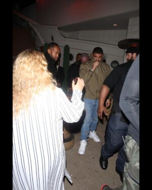 Suzy Antonyan Instagram - @champagnepapi If you’re reading this, it’s NOT too late!! I was so nervous to hug Drake 😩 here’s some pics of us tryna high five lmao Love you!! ♥️♥️