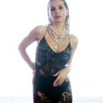 Svetlana Loboda Instagram - Если бы вам нужно было описать live video «Метелица» одним словом, то каким бы оно было? ✨ Наш ролик с каждым часом поднимается выше в списке трендов украинского YouTube. И мое слово дня для вас сегодня, как и всегда - спасибо! ❤️ Чувствую, ценю, люблю. #метелица