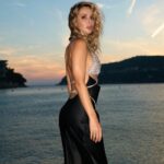 Svetlana Loboda Instagram - А у них знову свято, знову річниця А поміж нами Київ - Ніцца Тільки повідомлення, сиплються, сиплються Очі в підлогу знову дивляться, дивляться. 💔 #КиївНіцца