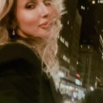 Svetlana Loboda Instagram - Made in U mixes звучить повсюду 😀😃😂 #madeinUmix #number1inUkraine _ Sounds of #madeinUmixes coming from everywhere!😄 New York, New York