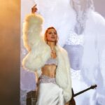 Svetlana Loboda Instagram - Кожен концерт в Кишиневі - це велика тепла хвиля любові, що накриває мене з головою. Дякую вам! І напереродні Дня Незалежності Молдови хочу побажати вашому прекрасному народу вічного щастя, процвітання, миру і свободи. Спасибі за таку самовіддану підтримку України 🇺🇦❤️🇲🇩 ___ Every concert in Chisinau is a great warm wave of love that engulfs me completely. Thank you! And right before Moldova's Independence Day, I want to wish your wonderful people eternal happiness, prosperity, peace, and freedom. Thank you for such dedicated support of Ukraine 🇺🇦❤️🇲🇩
