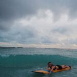Svetlana Loboda Instagram - Впервые встала на 🏄‍♀️ давно не радовалась как ребенок… инструктор говорит, что получилось…хоть и недолго 😁😀день в воде. это место просто чудесное . скоро концерт #бали #cafedelmar #20января