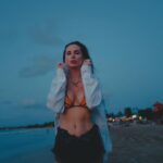 Svetlana Loboda Instagram - пустынный пляж - единственное место, где собираю растерянные мысли как ракушки. одну за одной.. #bali Bali