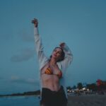 Svetlana Loboda Instagram - пустынный пляж - единственное место, где собираю растерянные мысли как ракушки. одну за одной.. #bali Bali