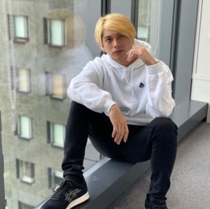 Syuya Sunagawa Instagram - インスタライブありがとうございました！中山さんとののかなこさんのコラボパーカー！チェックしてね！😁

#Xspada  #ありがとう