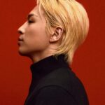 Taeyang Instagram - 건강하고 온전한 웰비잉 상태를 유지하며 삶의 균형을 찾는 것은 태양만이 가질 수 있는 영감과 그만의 표현 방식으로 이어져요. 우리 개개인의 여정은 다릅니다. #findyourwellbeing