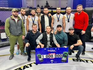 Tagir Ulanbekov Instagram - В этой клетке завтра,  на турнире в памяти нашего тренера Абдулманапа Магомедовича, ожидаются яркие зрелищные поединки. 

А сегодня в клетке сыграли новую для нас игру Batyr Ball . 
А кто стал чемпионом вы наверно сами поняли 😉
