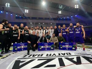 Tagir Ulanbekov Instagram - В этой клетке завтра,  на турнире в памяти нашего тренера Абдулманапа Магомедовича, ожидаются яркие зрелищные поединки. 

А сегодня в клетке сыграли новую для нас игру Batyr Ball . 
А кто стал чемпионом вы наверно сами поняли 😉