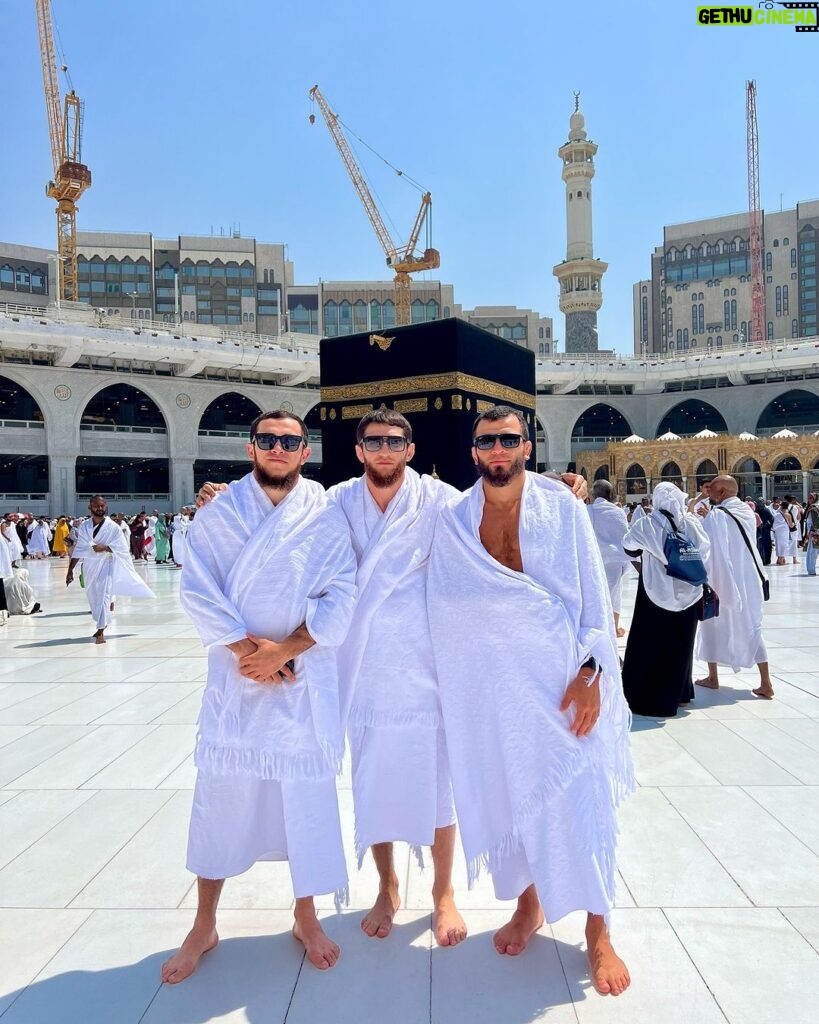 Tagir Ulanbekov Instagram - #alhamdulillah С Братьями проводим выходные с пользой ☝🏻 Makkah Masjid-ul-Haram