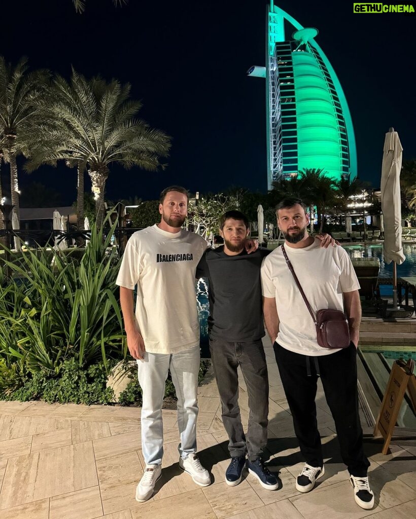 Tagir Ulanbekov Instagram - Хороший вечер, с хорошими братьями . #brothers