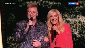 Taisiya Povaliy Instagram - Вам понравилось наше исполнение песни "Старинные Часы" с Сергеем Пенкиным @penkinofficial? 
А наш дуэт "Одолжила" с Николаем Басковым @nikolaibaskov? 
Жду новые дуэты! ❤️❤️❤️
#ТаисияПовалий #СергейПенкин #СтаринныеЧасы #ШоуДуэты #tvrussia #weitmedia #НиколайБасков #Одолжила