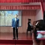 Taisiya Povaliy Instagram - Дорогие мои друзья! Участие в концерте с детьми из Донбасса всколыхнуло мои воспоминания и прошлые эмоции как бы уже далекого 2014 года, когда в Киеве на Крещатике горели шины, бросали коктейли Молотова, убивали людей! Мои знакомые, у которых были квартиры там, уезжали, чудом пуля, влетевшая в окно, никого не убила! Вот оно начало того, что мы сегодня переживаем! Сказать, что было Страшно, - это ничего не сказать!!!!!Смерти на Крещатике, самолет, убивший людей в центре Луганска, потом сожжение заживо людей в Одессе и танцы и возгласы радости на людских костях!!!!! Ужас!! Ужас!!! Ужас!!!!! Не укладывалось в голове!! Не укладывалось в голове, как племянник пошел на Донбасс воевать, где живет родня!! Не укладывалось никак!! Не укладывалось!!! Я героически работала над собой, понимая, что человечество зашло в тупик и только духовный мир может дать шанс человечеству на спасение!! Возвращаюсь к вчерашнему концерту! Мне выпала честь спеть дуэтом с 11-летним Игорем Гудрунц из города Стаханова! Я была счастлива пообщаться с молчаливым серьезным взрослым ребенком, который напомнил мне меня, серьезную и немногословную за последние 8мь лет!! Но сегодня я хочу поделиться с вами этим бриллиантом с божественным голосом! После всего пережитого мы все же поем!!!!! Мы Стойкие, Сильные, с Огромным Стержнем!!!!! Ждите концерт на телеканале "Звезда"! #деньзащитыдетей #детидонбасса #таисияповалий #повалий