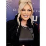 Taisiya Povaliy Instagram - Дорогие мои! ❤️❤️❤️Новогодние праздники всегда полны сюрпризов!🎄❤️🌟🎉🌟🎤🎉❤️🎄🎉✨🎤🎊🌟🎄✨🎊✨🌟❤️Вчера для зрителей Крокус Сити Холл выступили с замечательным Аскаром Абдразаковым 💪💪💪 Ждите это выступление в новогодние праздники по ТВ 🎊⭐🎁 С Любовью! ❤️❤️❤️❤️❤️ Всегда Ваша! 😍😍😍😍😍 Спасибо за видео @tpovaliy_best ❤️ #таисияповалий #повалий #аскарабдразаков #нашновыйгод #tpovaliyofficial #povaliy