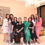 Taksaorn Paksukcharern Instagram - กราบขอบพระคุณพี่แป้ง&พี่เอสำหรับความรักและเมตตาที่มีให้แอฟเสมอมาค่ะ ขอบคุณพี่ป๊อปที่รักที่ทำให้พวกเรารวมตัวกันได้ทุกปี 🙏🏻 @panglamsam @#ป๊อปผู้ไม่มีไอจี เมื่อคืนสนุกมากๆค่ะ รู้สึกโชคดีที่สุดที่ได้รางวัลที่ 1 สองปีซ้อน🌟🌟 เป็นเกียรติที่สุดที่ได้รางวัลจากพี่แป้ง ไอดอลที่รักและเคารพของแอฟ เป็นมงคลในการเริ่มต้นปีใหม่ที่จะมาถึงนี้เลยค่ะ ขอบพระคุณที่ให้เกียรติเชิญแอฟและนนมาร่วมงานค่ะ 💙 มากกว่าความสนุกและของรางวัล คือความสุข ความรักและอบอุ่นที่พี่ๆเพื่อนๆมีให้ ดีใจที่เราได้ฉลองปีใหม่ด้วยกันทุกปีนะคะ รักที่สุดค่ะ 💙🥳💙🎁🎉🎉 @panglamsam @aum_patchrapa @annethong @morchang @nuneworanuch @sriritajensen @kornnarongdej @myriabenedetti @cherrykhemupsorn @oonnychang @thanapob_lee @nonkul