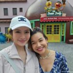 Taksaorn Paksukcharern Instagram - Happy birthday auntie Uuh ! ขอให้ป้าอุ๊ที่รักมีความสุขมากๆ งานดี เงินดี มีเวลาว่างบินกลับไทยมาสปอยเพื่อนและหลานบ่อยๆนะคะ LoVe U 🎂❤️🎉🎉🎉 @uuhlala