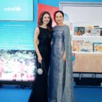 Taksaorn Paksukcharern Instagram - ขอแสดงความยินดีกับคุณแป้งกับตําแหน่ง UNICEF Thailand National Ambassador ค่ะ แอฟรู้สึกเป็นเกียรติที่ได้มาร่วมงาน #BlueCarpetGala เพื่อฉลอง 75 ปีของยูนิเซฟประเทศไทย ขอให้เรามาร่วมกันสร้างอนาคตที่สดใสให้กับเด็กๆไปด้วยกัน 💙 @panglamsan @unicef_thailand #BlueCarpetGala #UNICEFThailand75