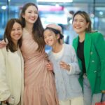 Taksaorn Paksukcharern Instagram - ความสุขในการทำงานเมื่อมีเด็กน้อยมาด้วย 😊❤️