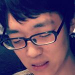 Takuya Kawamura Instagram - せめて食える野菜を探せ、と説得してズッキーニの小片を食わせた時のふくらの顔