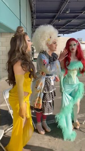 Tammie Brown Instagram - Hooten and Hollering with @sugarsworld & @callmespice so much love from these two so much love thank you namaste bitch’is 💋🫶🏼😽🫀 @rupaulsdragcon @rupaulofficial  #notgrooming