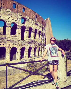 Tammie Brown Instagram - The Colosseum Rome 🇮🇹 Book your @cameo 

#notgrooming #queenwithacause #nationaltreasure #protectpuvungna #freeorcas #savetheorangutans #boycottpalmoil