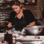 Tamy Emma Pepin Instagram - Opa! Après une diffusion réussie sur la plateforme de streaming Vrai, l’émission Resto Pop-Up est maintenant diffusée sur la chaîne de television canadienne Zeste. Déjà deux ans depuis ce délicieux tournage, entourée de la merveilleuse équipe de Sphère Media et des chefs de la scène culinaire montréalaise. Des rencontres et des recettes, à visionner sur Zeste en famille ou entre amis, les vendredis à 11:30 et 16:30, ou sur demande via les plateformes de Québecor. 🥰 #montreal #montrealculinaire #restosmontréal #foodshow Montreal, Quebec